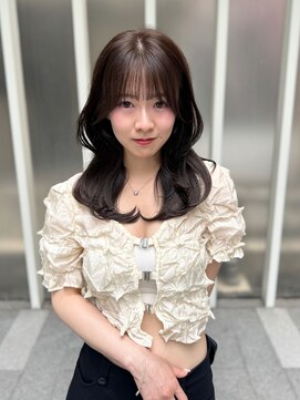 アナ ラーナ(Anna Lanna) 顔まわりレイヤーでくびれヘア【奥村北斗】