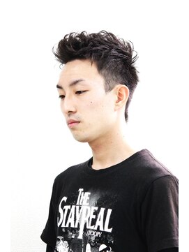 フリリ 新宿(Hulili men's hair salon) パーマを活かしたモヒカンスタイル