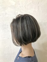 リノカヒリ(Lino kahili)&nbsp;3Dハイライト×グレージュ 前下がりボブ