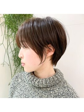 ミィ 表参道(mee.) 【mee.】ハセガワ　アッシュブラウン　マッシュショート耳かけ