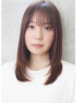 ブリス(VLISS) ミディアム レイヤーカット 顔周りレイヤー 透明感 20代30代40代