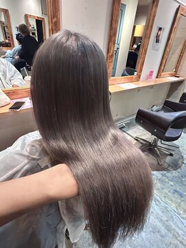 アルーシェ 新宿店(Alushe) シルバー×髪質改善
