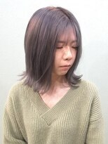 リリス(l'iris)&nbsp;小顔大人可愛い外ハネホワイトラベンダーミディ