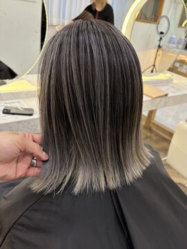 リアン 上尾店(Rien) コントラストバレイヤージュ