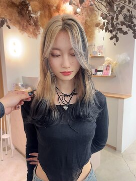 ヴィンスジオ 岐阜駅南(vince gio) ブロンド×ブラックのデザインカラー