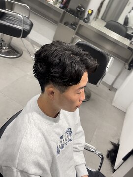 グルーマーズトウキョウ(GROOMER/S TOKYO) 神保町スペインカールブルーブラックメンズスパイキーショート