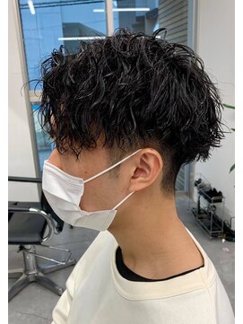 ジーニー 新百合ヶ丘(Genie) フェザーパーマサーフカール刈り上げセンターパート