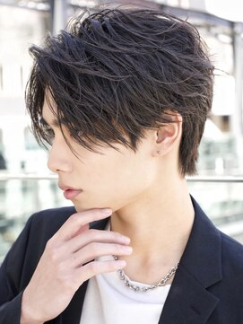 センターパート毛流れパーマニュアンスツイストツーブロック