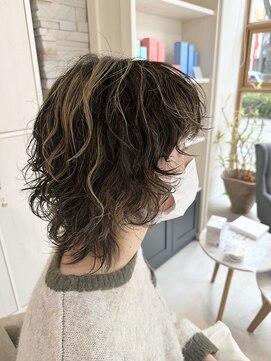 エテバイリリア(ete by LILIA.) ウルフ×スパイラルパーマ