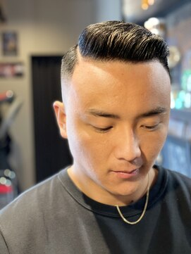 バーバー スタジオ ラフテル(Barber Studio RAFTEL) パートスタイル