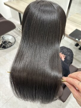 プラム 銀座店(plum ginza) ブルーブラック/髪質改善/縮毛矯正/銀座