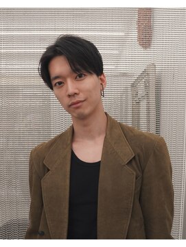 グランクラブ(GRANCLUB) メンズカットセンターパート刈り上げニュアンスパーマ