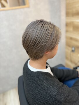 アグ ヘアー ミロ 本厚木店(Agu hair milo) シルバー〇本厚木