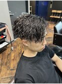 縦落ちツイストスパイラルパーマ×センターパート