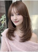 レイヤーカット くびれヘア まろやかベージュ 韓国風スタイル