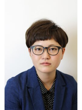 エイチエイチ(H.H.) Mannish short  × 会社員