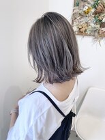 アイズ ヘアー メイク(I's hair make)&nbsp;伸びかけのブリーチ　グレーで自然なグラデーションに