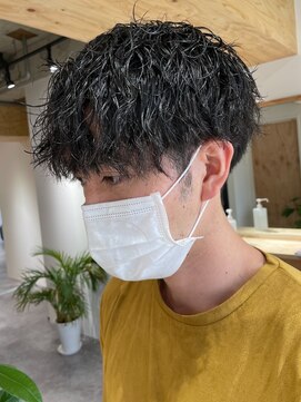 クオル 立川(QOL) ツイストスパイラルパーマセンターパートツーブロック刈り上げ