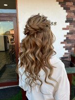 ヘアー リードレス(hair Re:dress)&nbsp;ルーズハーフアップ 華やか ドレスヘア 結婚式 お呼ばれ 二次会
