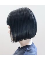 ウィスカーヘアー(whisker hair)&nbsp;ぱっつんボブ　ダークカラー　ブルーブラック