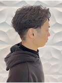 メンズビジネス　ナチュラルパーマ　アップバング　ツーブロ