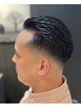 フランクスバーバー アンド ビアークラブ(FRANK'S BARBER and BEER CLUB) ナチュラルスキンフェードビジネスオールバック　L