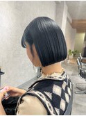 切りっぱなしボブ　ミニボブ　ブルーブラック　表参道