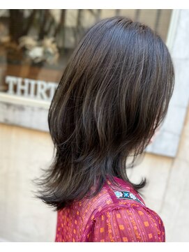 サーティーン(THIRTEEN) 秋らしいカラーで♪ミディアムスタイル(^^)20代☆30代