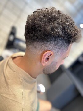 フランクスバーバー アンド ビアークラブ(FRANK'S BARBER and BEER CLUB) スキンフェード