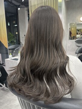 シティ(CITY) アッシュグレージュ×ロングレイヤーカット【CHICA】