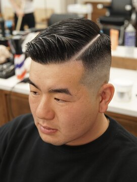 ザ チョップ ショップ ハラジュク(THE CHOP SHOP HARAJUKU) サイドパート + スキンフェード