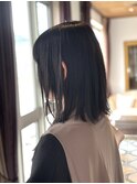 ミディアム外ハネ切りっぱなしボブ