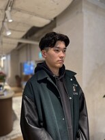 ウノプリールヴァモス(unopulir Vamos)&nbsp;秋冬パーマニュアンス黒髪センターパート