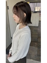 リズム(lysm)&nbsp;レイヤーボブ × イヤリングカラー