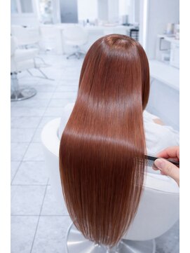 トイロ(toiro) レイヤーカットミルクティーベージュブリーチなしダブルカラー