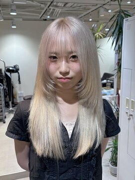 サラジュ 梅田店(SARAJU) sarajuオオミ ホワイトベージュ