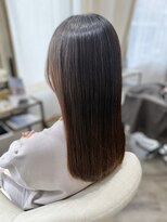 ウミネコ 表参道店(Umineko)&nbsp;強いくせを抑えた艶まとまりロング