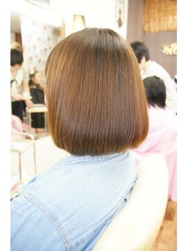 チチカカ(chichikaka) 営業ビフォーアフター、バサッと言ってボブ♪縮毛矯正