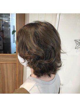 ハウオリ ヘアーワークス(Hauoli hair works) シルバーカラー