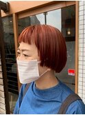 ショートボブ　個性的　オレンジ系　レッド、ピンク