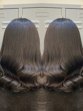 プレシャスバイプロデュース(precious by Produce) 艶オリーブグレージュ[町田／町田駅/町田駅前店/学割U24/JR町田]