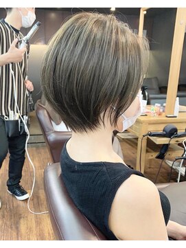 レイラバイアフロート 吉祥寺(Lila by afloat) 【畑中正敏】丸みショート/小顔ショート/ひし形ショート