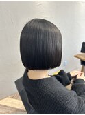 ぱつっと感がかわいいボブ