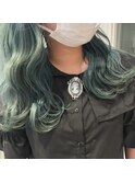 くすみグリーン
