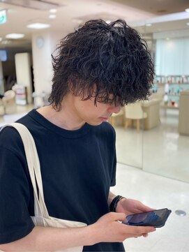 シャルムバイケンジ(Charm.by KENJE) 波巻きウルフシャドウパーマツイスパ無造作銀座メンズパーマ