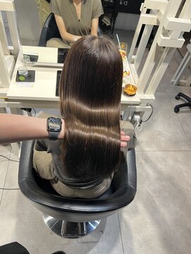 ディーエックス スリー(Dxxxx III) 艶髪 ブラウンカラー TOMOKI