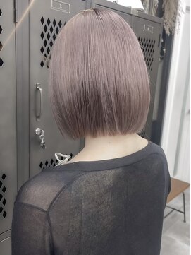 ギークス(GEEKS) 【GEEKS渋谷】くすみベージュ/グレージュ/レイヤーボブ/20代30代