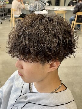 フィフス トウキョウ (fifth TOKYO) 渋谷波巻きスパイラルパーマメンズマッシュウルフカットツイスパ