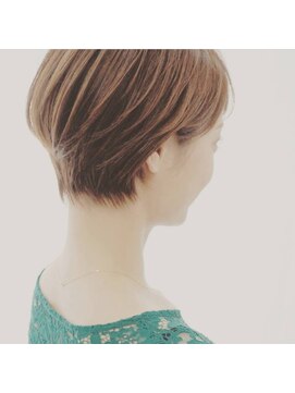 DAMANI 表参道 髪質改善/ヘッドスパ/ハイライト/白髪染め/白髪ぼかし/縮毛矯正 似合わせカット/ミディアムレイヤーカット[表参道駅]