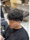 スペインカール　テーパーフェード　海外風　メンズパーマ